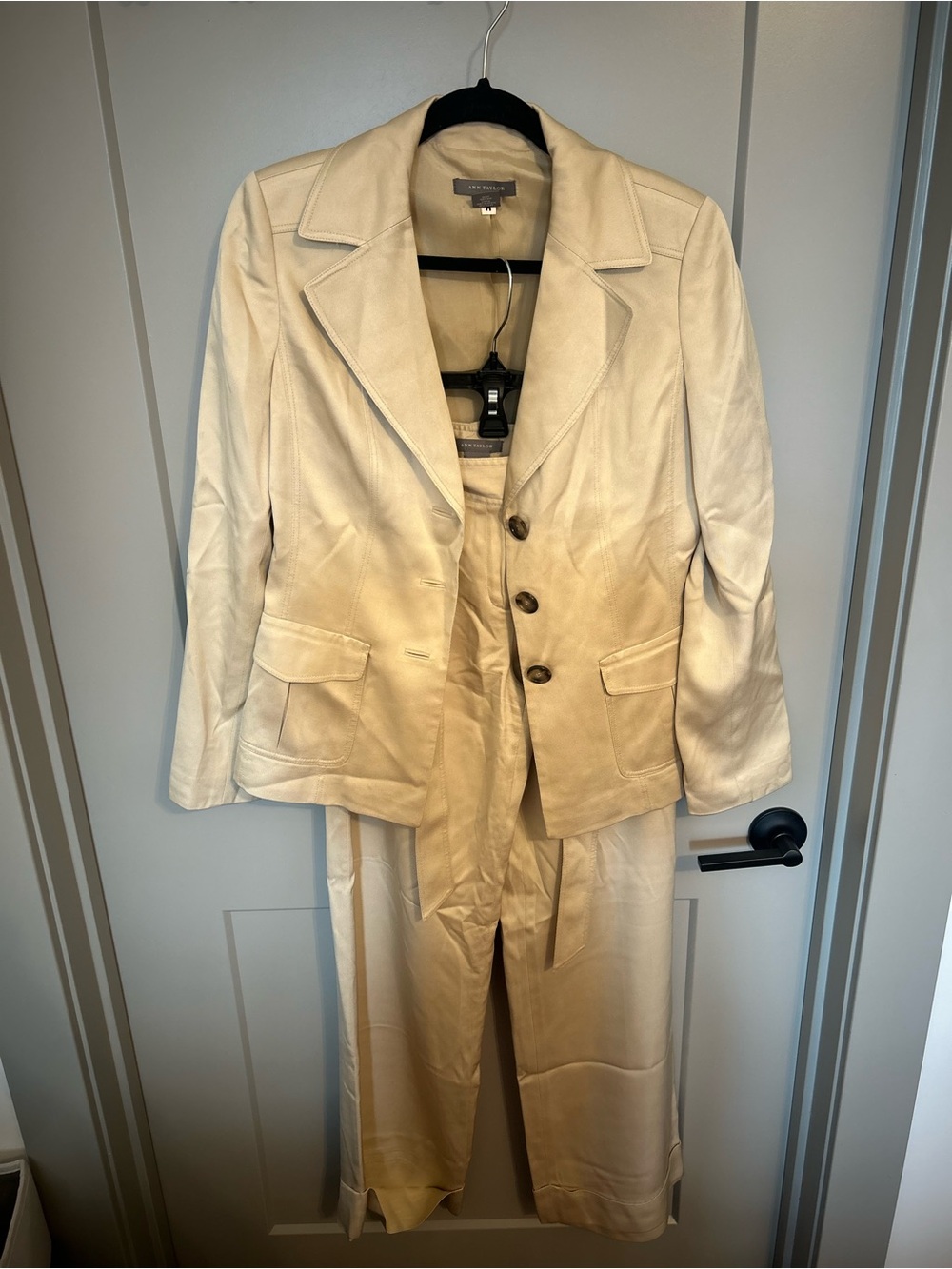 Ann Taylor Cream Women's Blazer and Trousers Suit